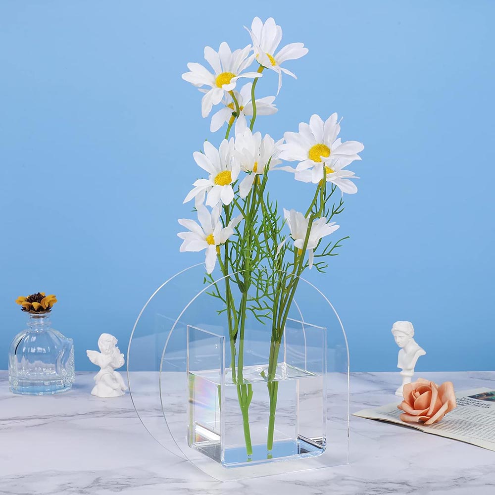 6.3-Inch Mini Clear Acrylic Flower Vase 6.3-Inch Mini Clear Acrylic Flower Vase